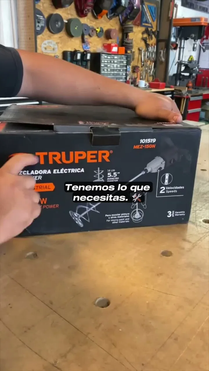 Ferretería Adonai — Tools in action